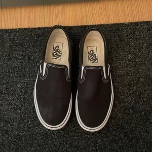VANS Canvas Slip-On Platform Shoe - size 8